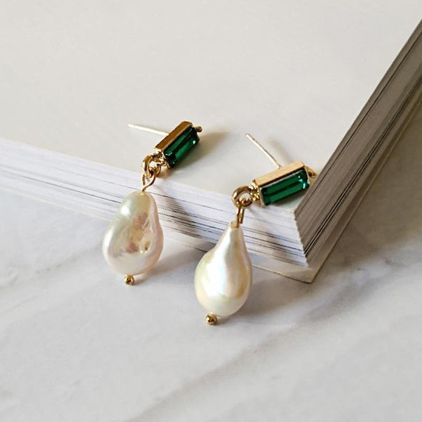 BEAUTIFUL EARTH Green Crystal & Pearl Earrings